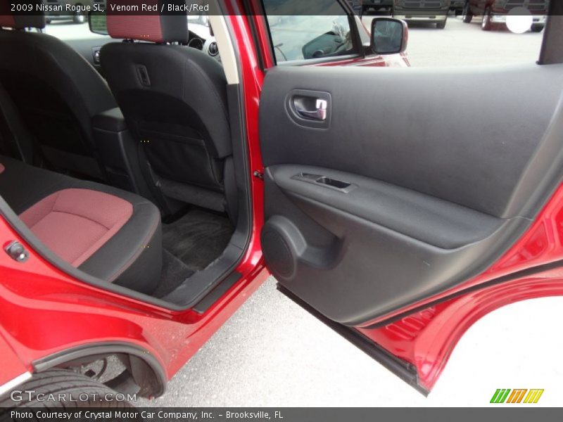 Venom Red / Black/Red 2009 Nissan Rogue SL