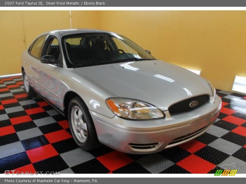 Silver Frost Metallic / Ebony Black 2007 Ford Taurus SE