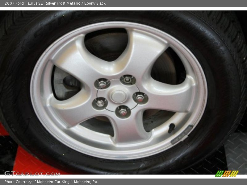 Silver Frost Metallic / Ebony Black 2007 Ford Taurus SE