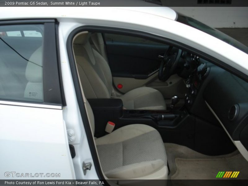Summit White / Light Taupe 2009 Pontiac G6 Sedan