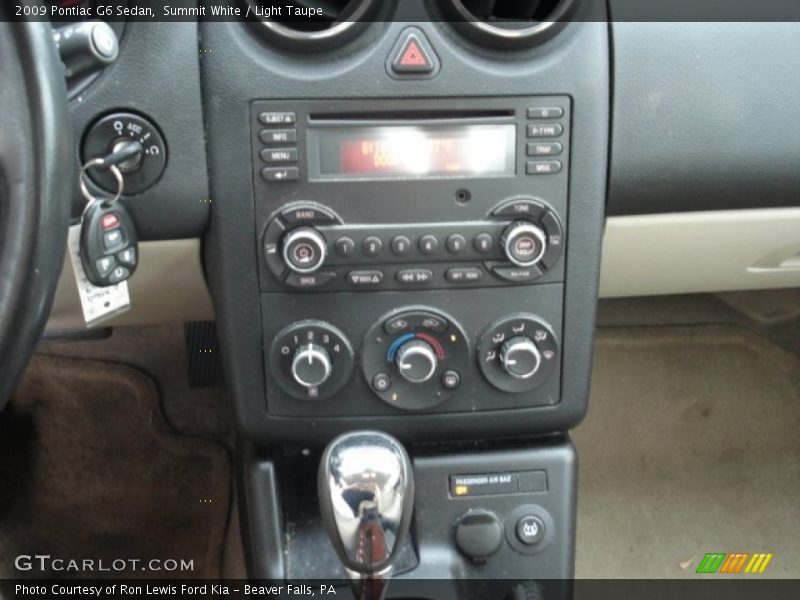 Summit White / Light Taupe 2009 Pontiac G6 Sedan
