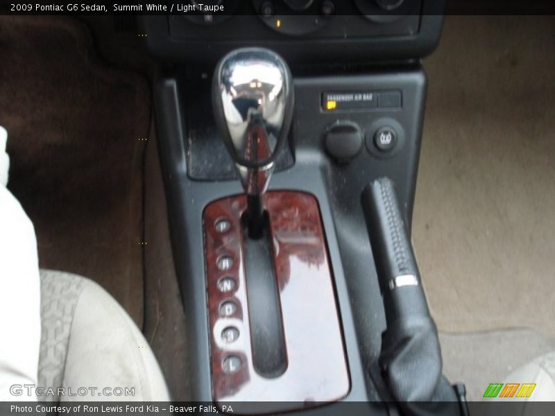Summit White / Light Taupe 2009 Pontiac G6 Sedan