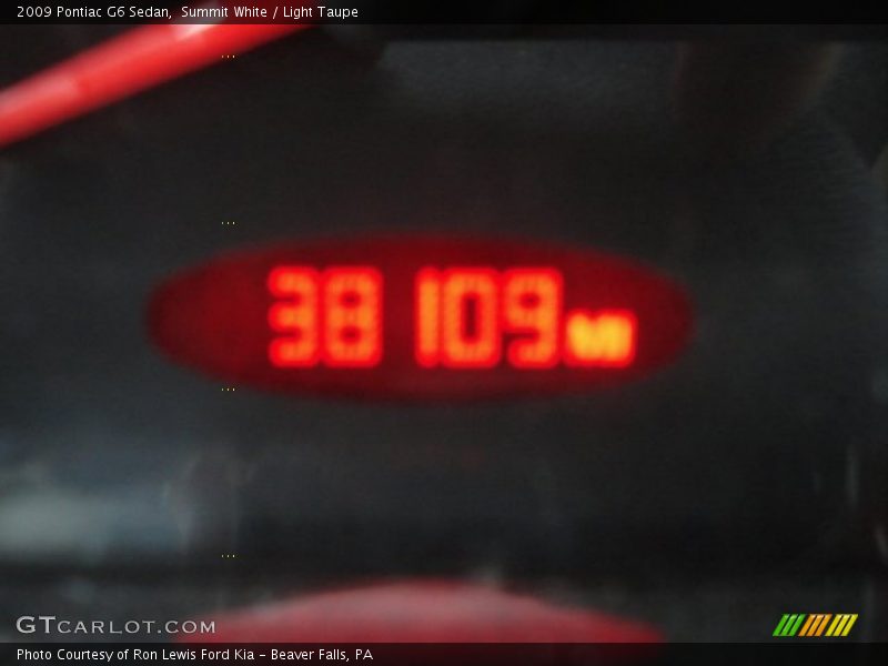 Summit White / Light Taupe 2009 Pontiac G6 Sedan