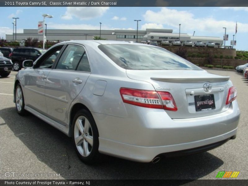 Classic Silver Metallic / Dark Charcoal 2011 Toyota Camry SE