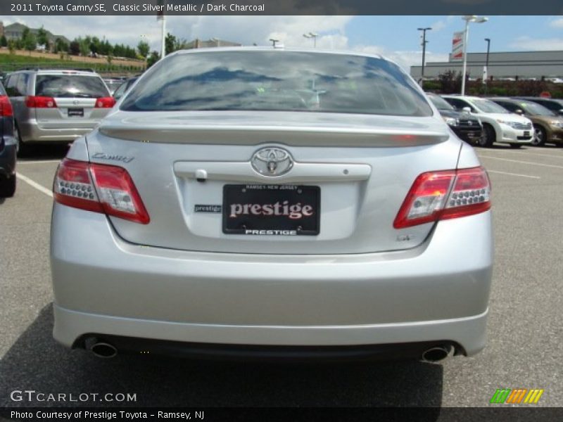 Classic Silver Metallic / Dark Charcoal 2011 Toyota Camry SE