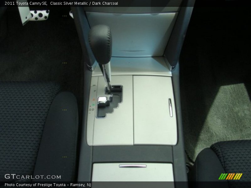 Classic Silver Metallic / Dark Charcoal 2011 Toyota Camry SE