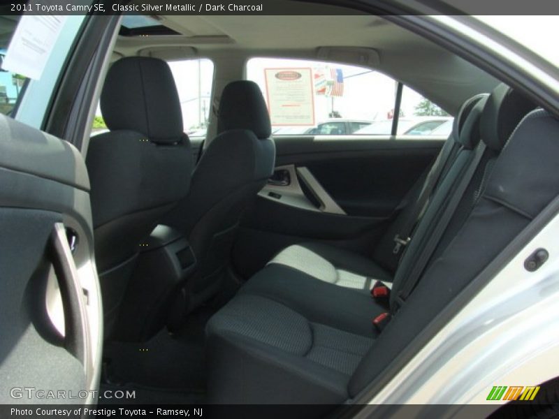 Classic Silver Metallic / Dark Charcoal 2011 Toyota Camry SE