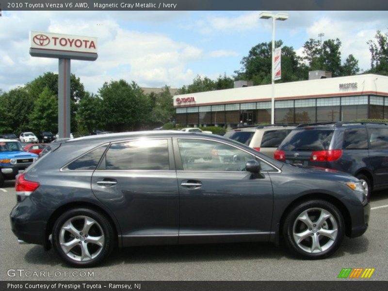 Magnetic Gray Metallic / Ivory 2010 Toyota Venza V6 AWD