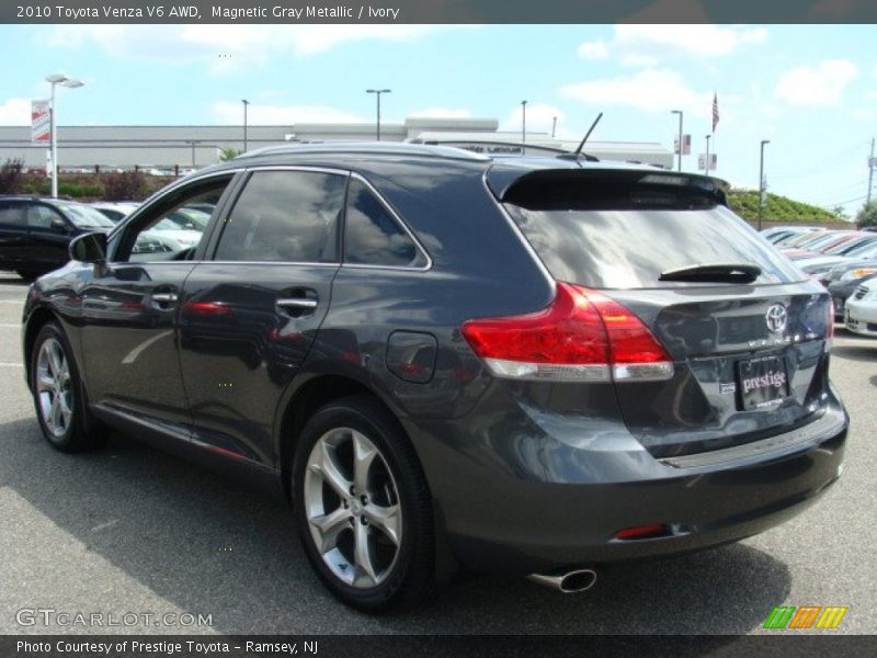 Magnetic Gray Metallic / Ivory 2010 Toyota Venza V6 AWD
