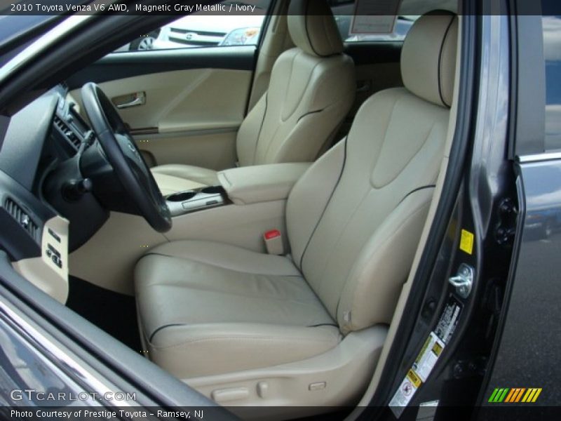 Magnetic Gray Metallic / Ivory 2010 Toyota Venza V6 AWD