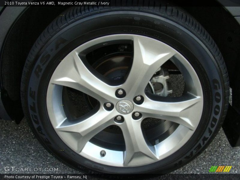 Magnetic Gray Metallic / Ivory 2010 Toyota Venza V6 AWD