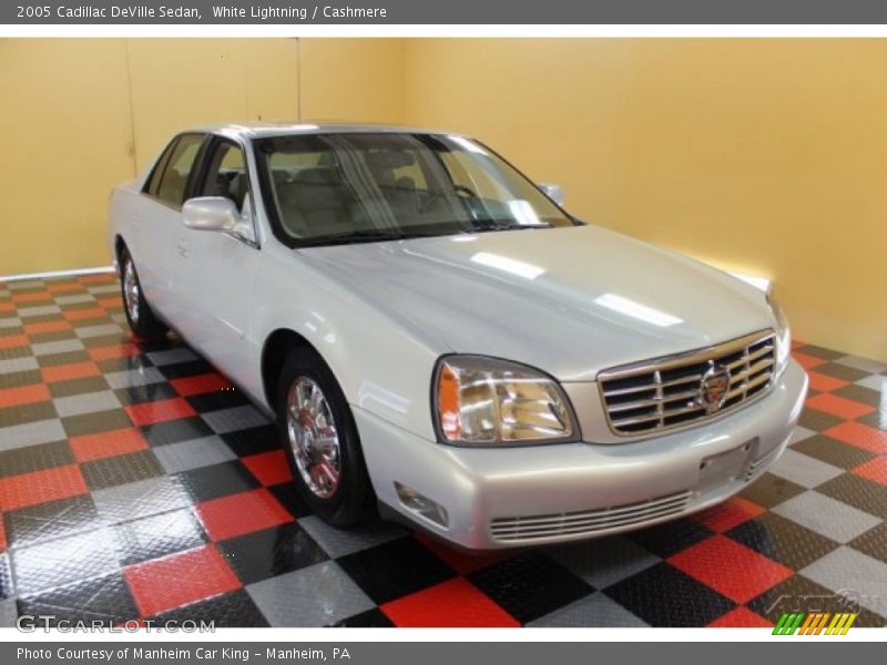 White Lightning / Cashmere 2005 Cadillac DeVille Sedan