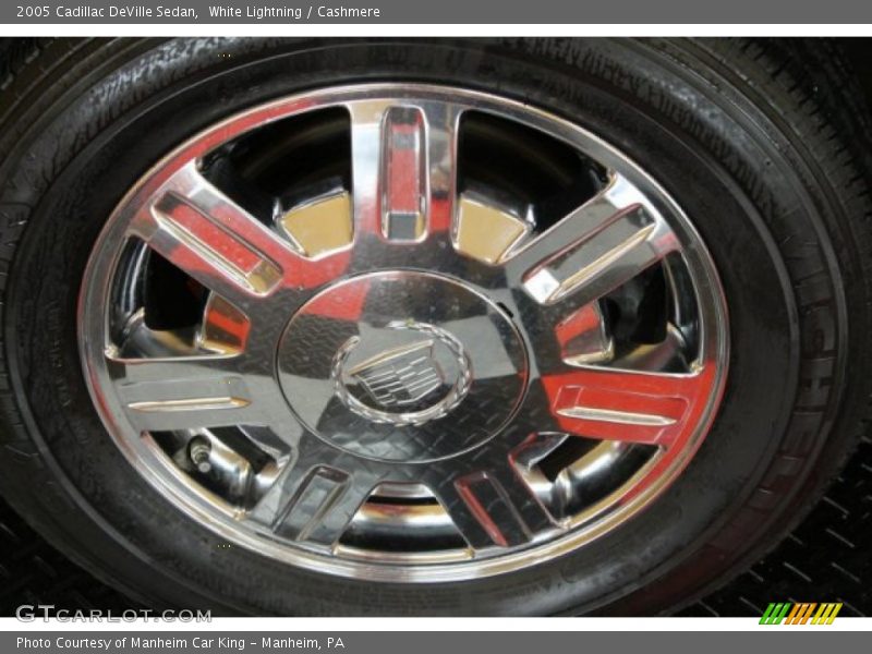 White Lightning / Cashmere 2005 Cadillac DeVille Sedan