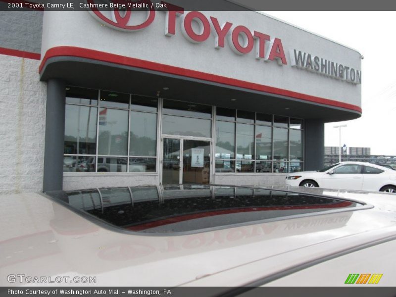 Cashmere Beige Metallic / Oak 2001 Toyota Camry LE