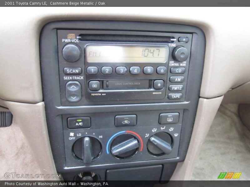 Cashmere Beige Metallic / Oak 2001 Toyota Camry LE