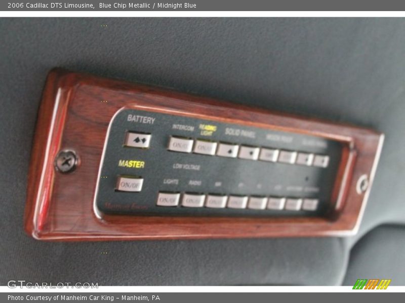 Controls of 2006 DTS Limousine