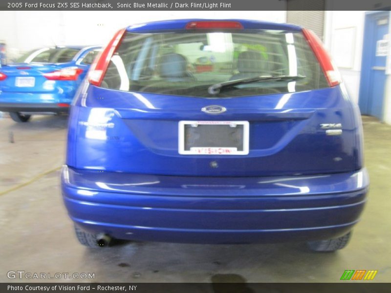 Sonic Blue Metallic / Dark Flint/Light Flint 2005 Ford Focus ZX5 SES Hatchback