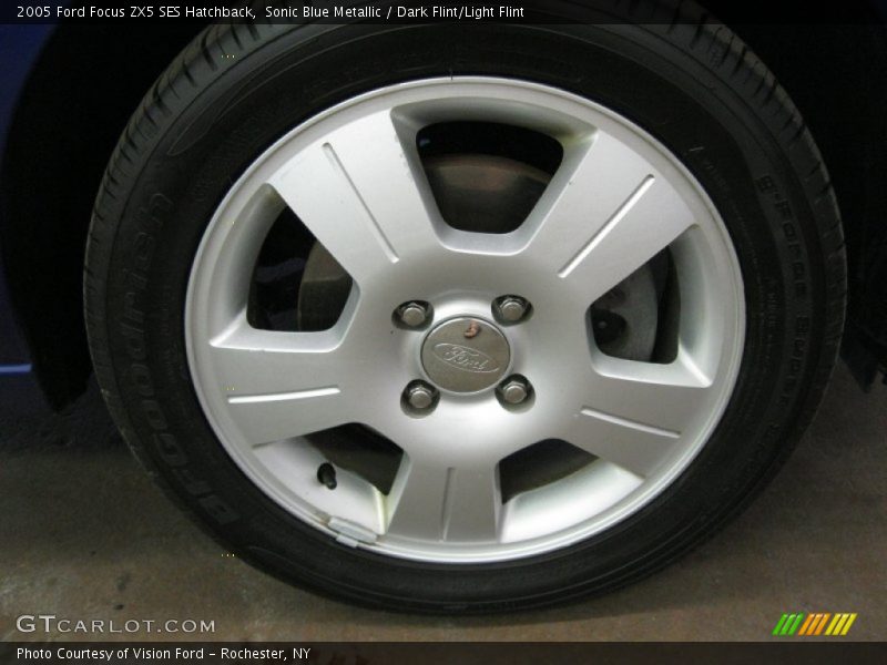 Sonic Blue Metallic / Dark Flint/Light Flint 2005 Ford Focus ZX5 SES Hatchback
