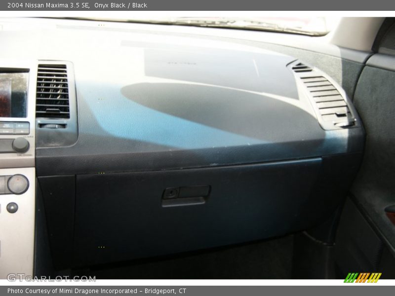 Onyx Black / Black 2004 Nissan Maxima 3.5 SE