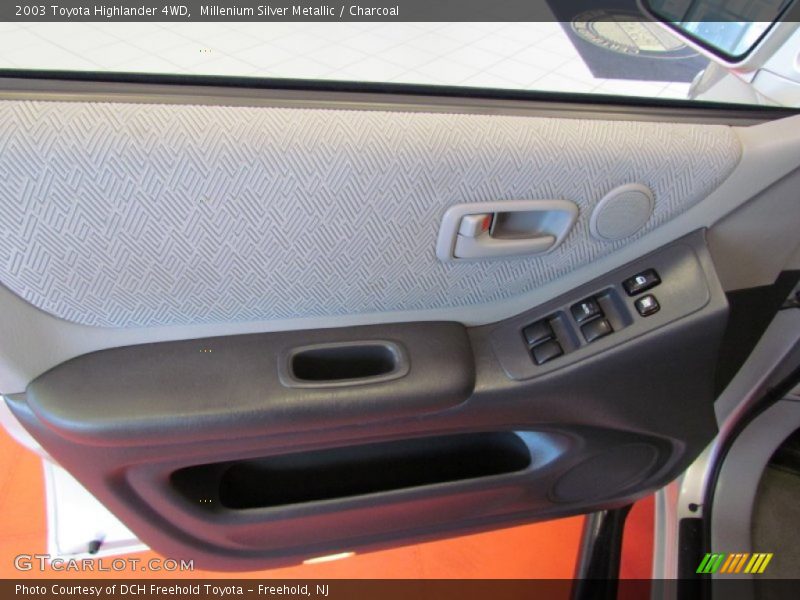 Millenium Silver Metallic / Charcoal 2003 Toyota Highlander 4WD
