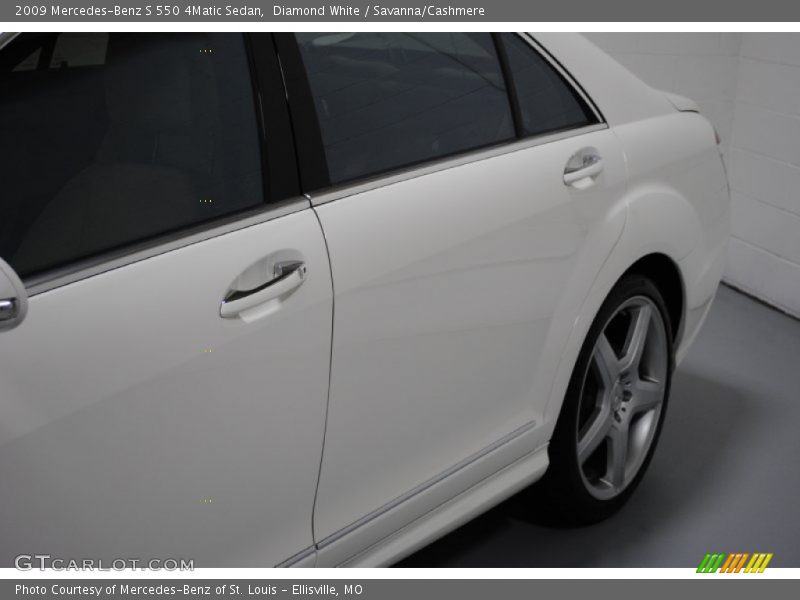 Diamond White / Savanna/Cashmere 2009 Mercedes-Benz S 550 4Matic Sedan