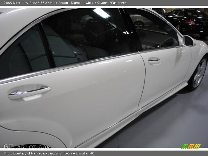 Diamond White / Savanna/Cashmere 2009 Mercedes-Benz S 550 4Matic Sedan