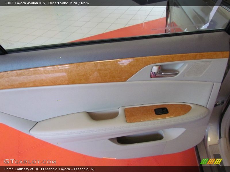 Desert Sand Mica / Ivory 2007 Toyota Avalon XLS