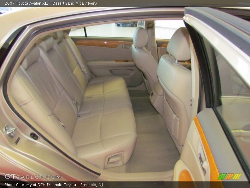 Desert Sand Mica / Ivory 2007 Toyota Avalon XLS