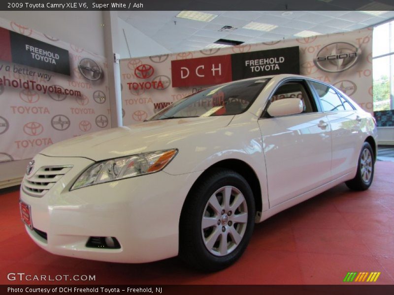 Super White / Ash 2009 Toyota Camry XLE V6