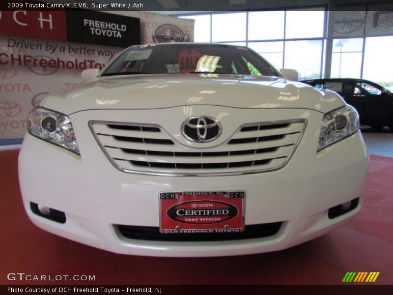 Super White / Ash 2009 Toyota Camry XLE V6