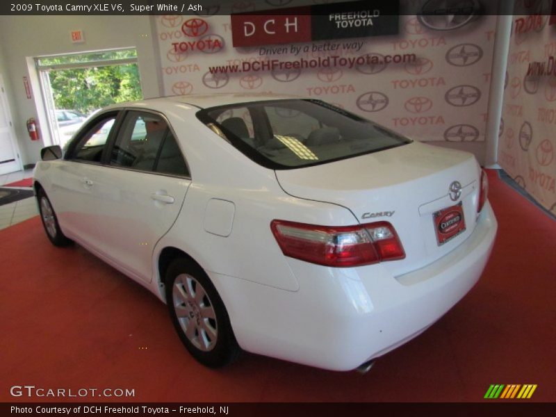 Super White / Ash 2009 Toyota Camry XLE V6