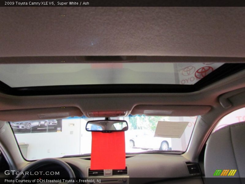 Super White / Ash 2009 Toyota Camry XLE V6