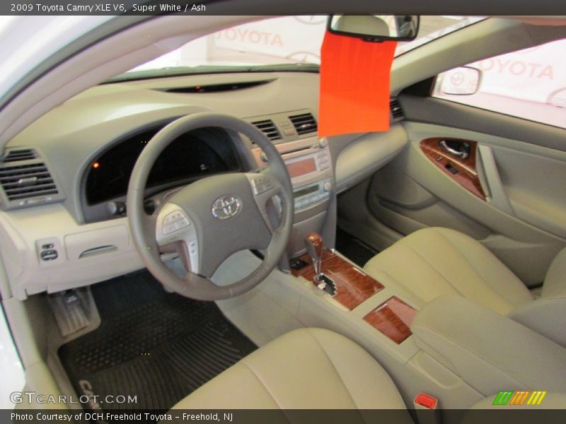 Super White / Ash 2009 Toyota Camry XLE V6