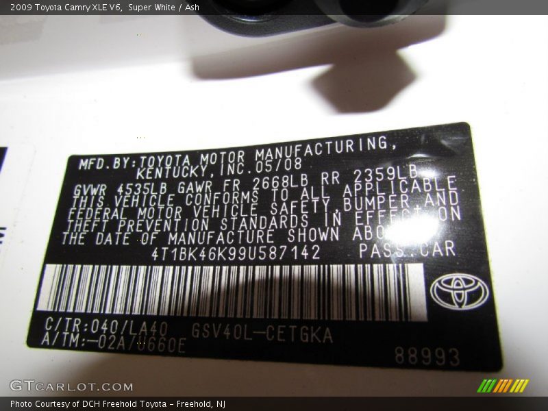 Super White / Ash 2009 Toyota Camry XLE V6