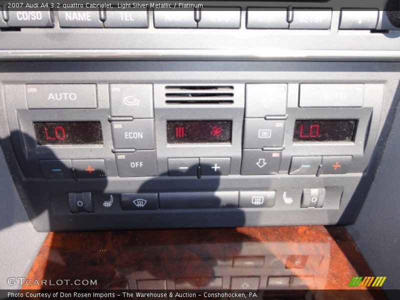 Controls of 2007 A4 3.2 quattro Cabriolet