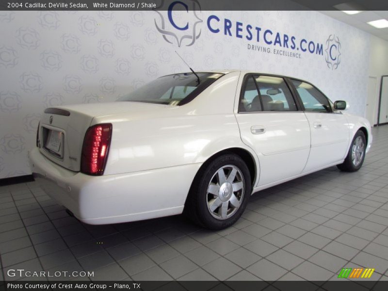 White Diamond / Shale 2004 Cadillac DeVille Sedan