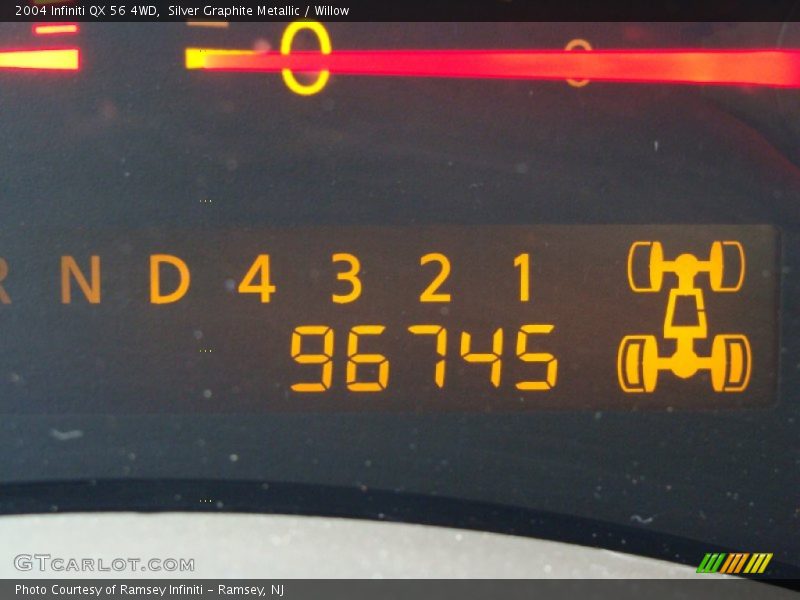 Silver Graphite Metallic / Willow 2004 Infiniti QX 56 4WD