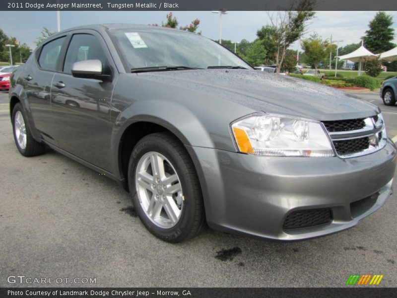 Front 3/4 View of 2011 Avenger Mainstreet