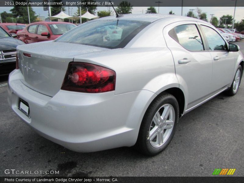 Bright Silver Metallic / Black 2011 Dodge Avenger Mainstreet