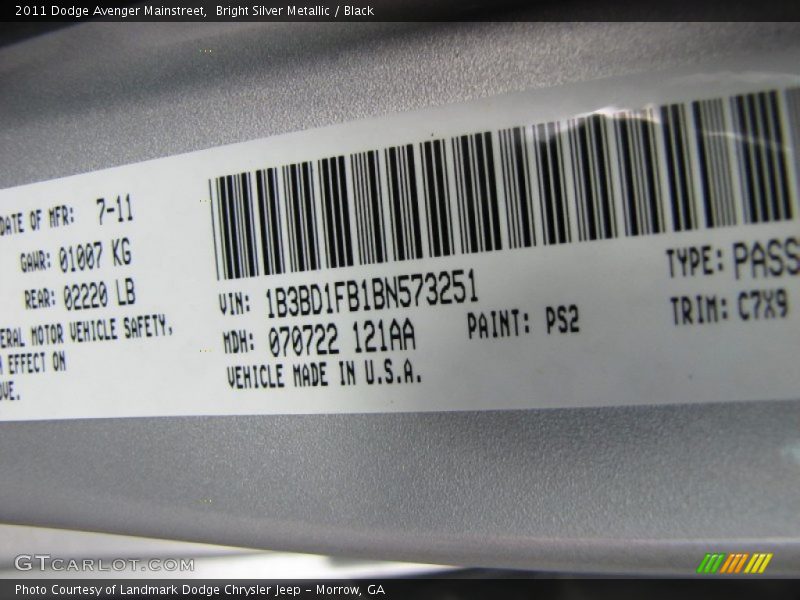 Bright Silver Metallic / Black 2011 Dodge Avenger Mainstreet