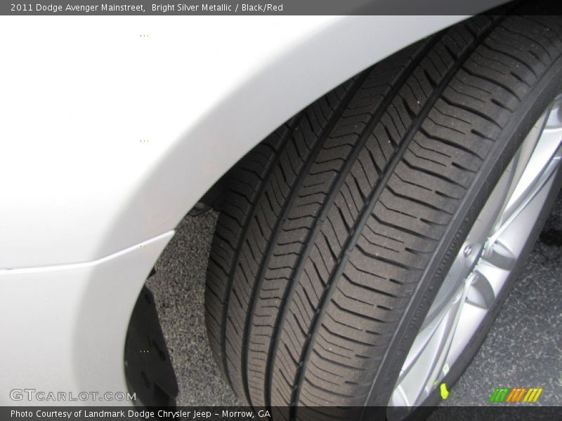 Bright Silver Metallic / Black/Red 2011 Dodge Avenger Mainstreet