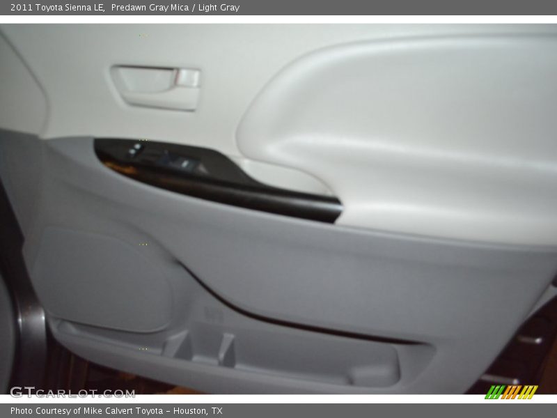 Predawn Gray Mica / Light Gray 2011 Toyota Sienna LE