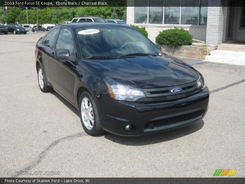 Ebony Black / Charcoal Black 2009 Ford Focus SE Coupe