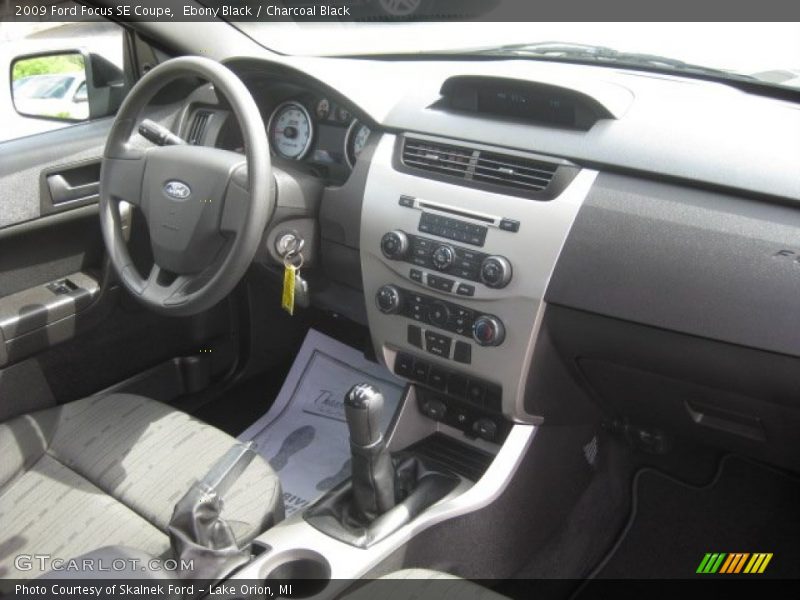 Ebony Black / Charcoal Black 2009 Ford Focus SE Coupe