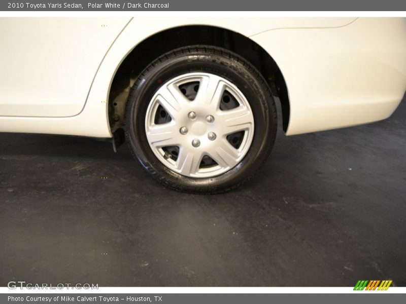 Polar White / Dark Charcoal 2010 Toyota Yaris Sedan