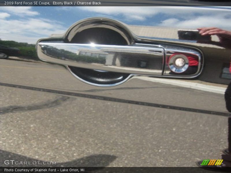 Ebony Black / Charcoal Black 2009 Ford Focus SE Coupe