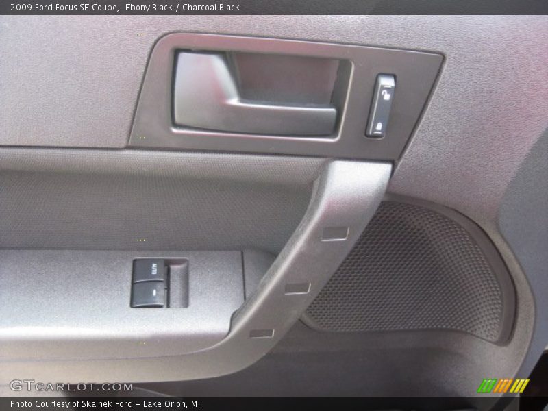 Ebony Black / Charcoal Black 2009 Ford Focus SE Coupe