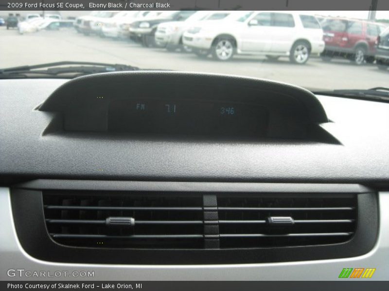 Ebony Black / Charcoal Black 2009 Ford Focus SE Coupe