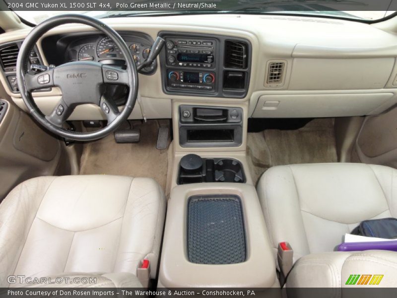 Dashboard of 2004 Yukon XL 1500 SLT 4x4