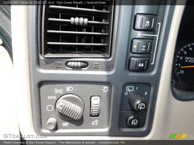 Controls of 2004 Yukon XL 1500 SLT 4x4